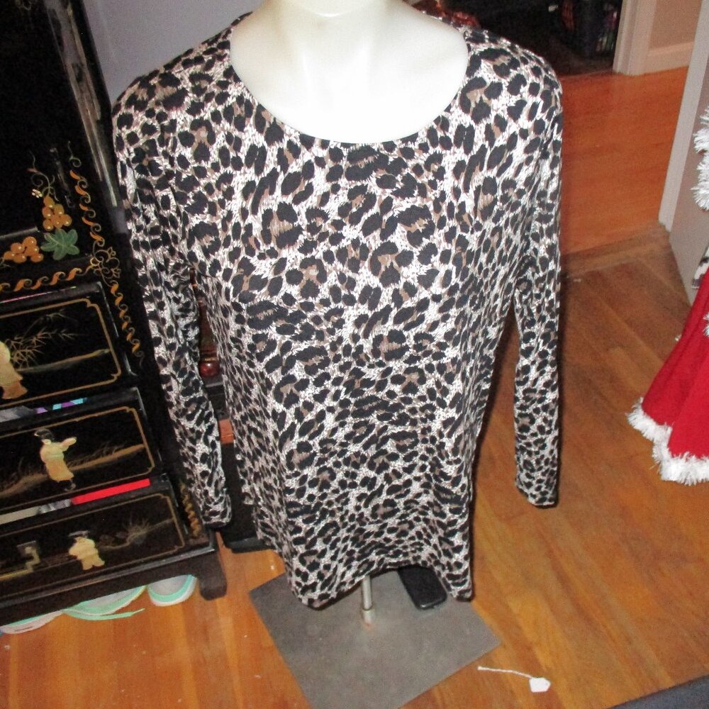 NEW WITH TAGS LEOPARD MARIO SERRANI LADIES TOP m